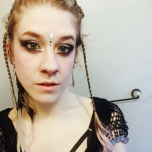 Meet your Posher, Jessica - Picture 1 of 1